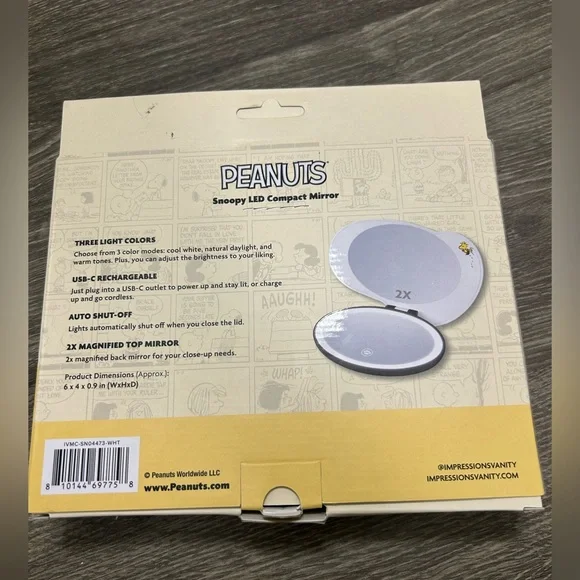 Snoopy LED Compact Mirror. . 2x Magnified Top Mirror. NEW - Picture 3 of 4